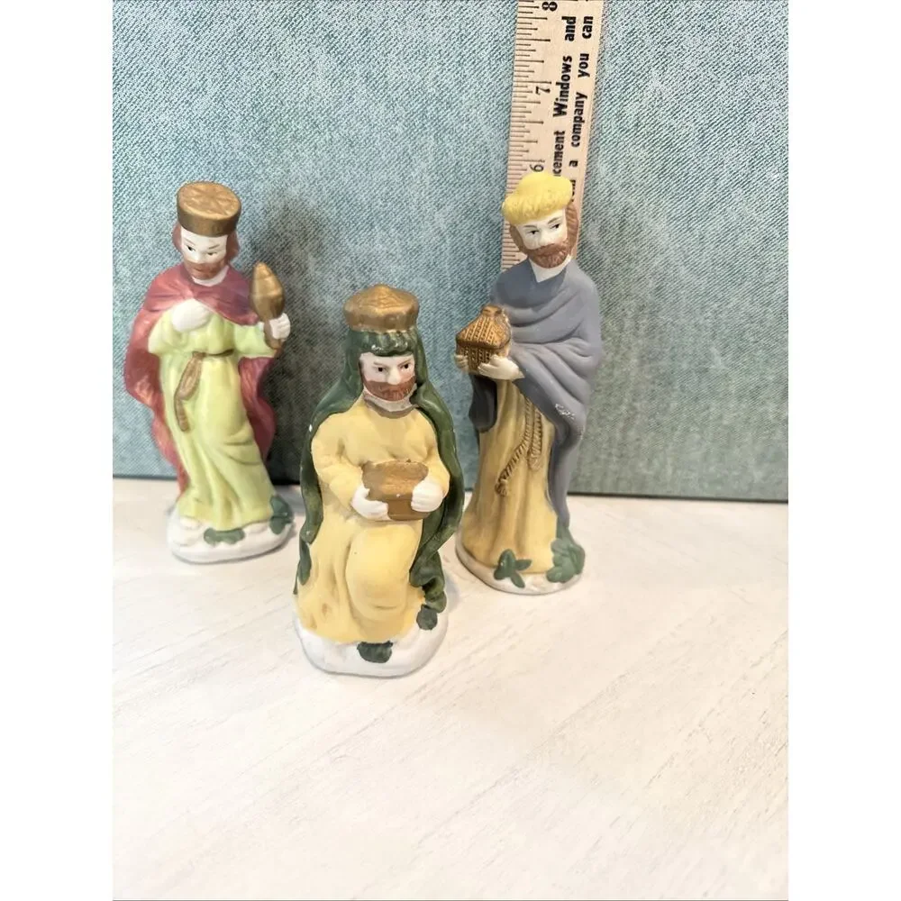 Nativity‎ Set 6 Porcelain Figurines Baby Jesus Mary Joseph Shephard Wisemen EUC